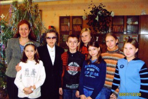 В.Т. Дорожкина с членами литературного кружка Первомайская лира